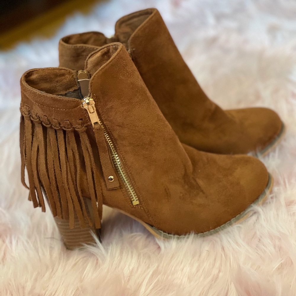 Brown Suede Tassel Block Heel Booties BRAND NEW)!!